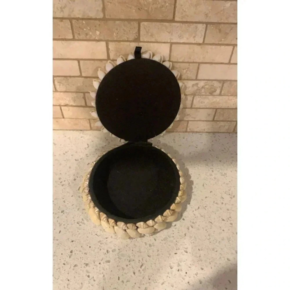 Seashell‎ Jewelry Box    Bq - Picture 5 of 6